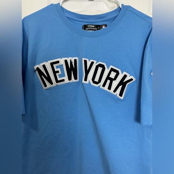 New York Graphic Blue T-Shirt - Picture 2 of 7